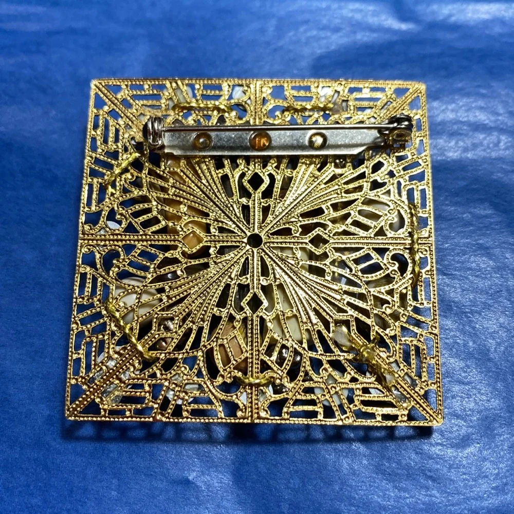 Vintage gold-tone collage brooch featuring various beads and gemstones - Picture 2 of 8